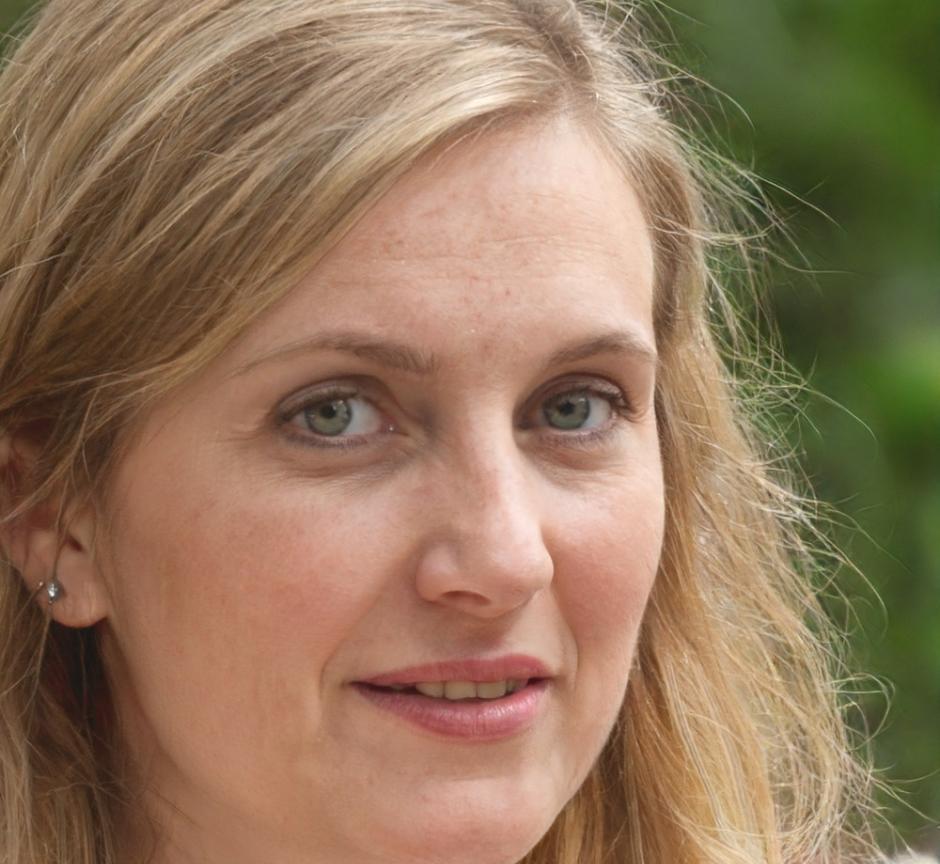 Directora de educación financiera de cavorinthalio